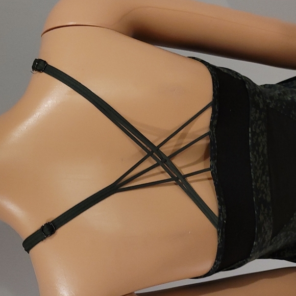 Lole tank top size small - Picture 7 of 9